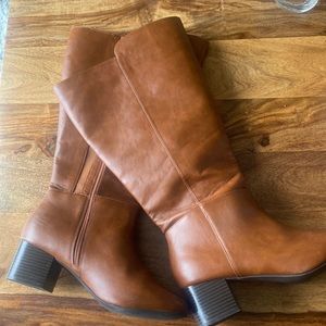 9W  Lane Bryant boots like new condition